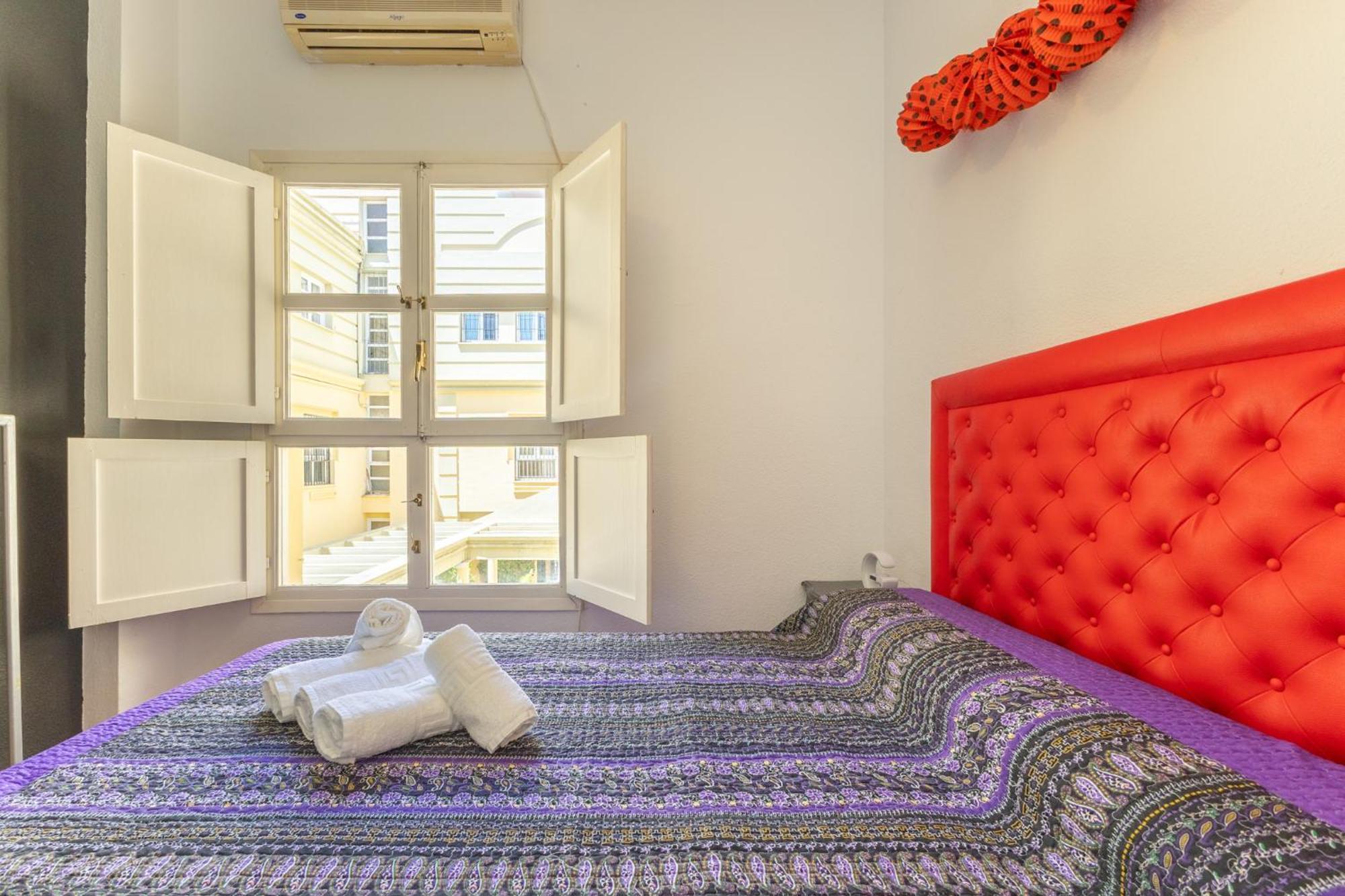 Conde Center Premium Suites, Free Parking Siviglia Esterno foto